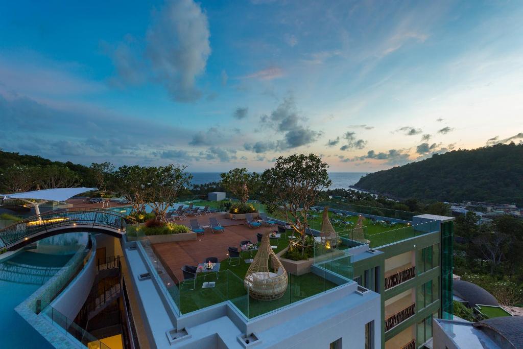 Crest Resort & Pool Villas-3